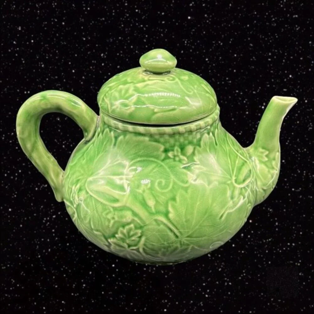 Vintage Pier 1 Imports Handpainted Green‎ Cabbage Teapot Portugal 6”W 9”T